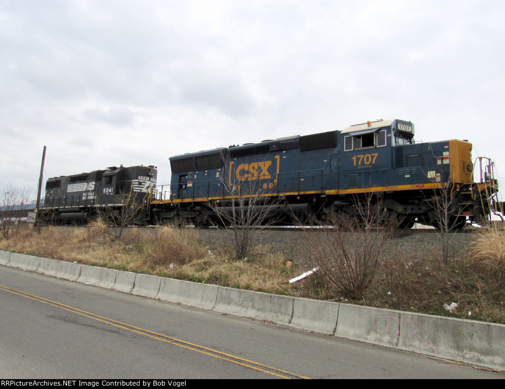 CSX 1707 and NS 5241